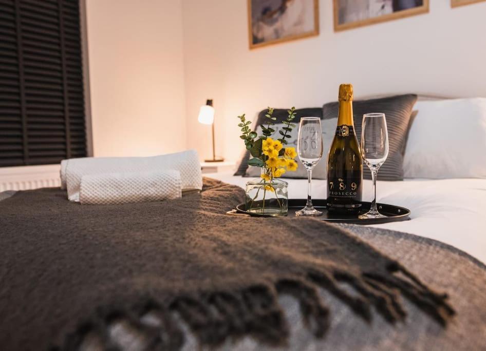Urban Bliss Apartment บอร์นมัธ ภายนอก รูปภาพ